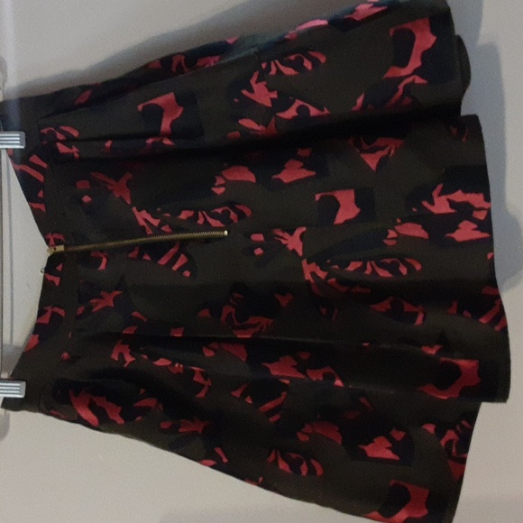 Banana Republic Dark Green And Red Jigsaw Pleated Mini Skirt Womens Size 4 - Picture 2 of 10